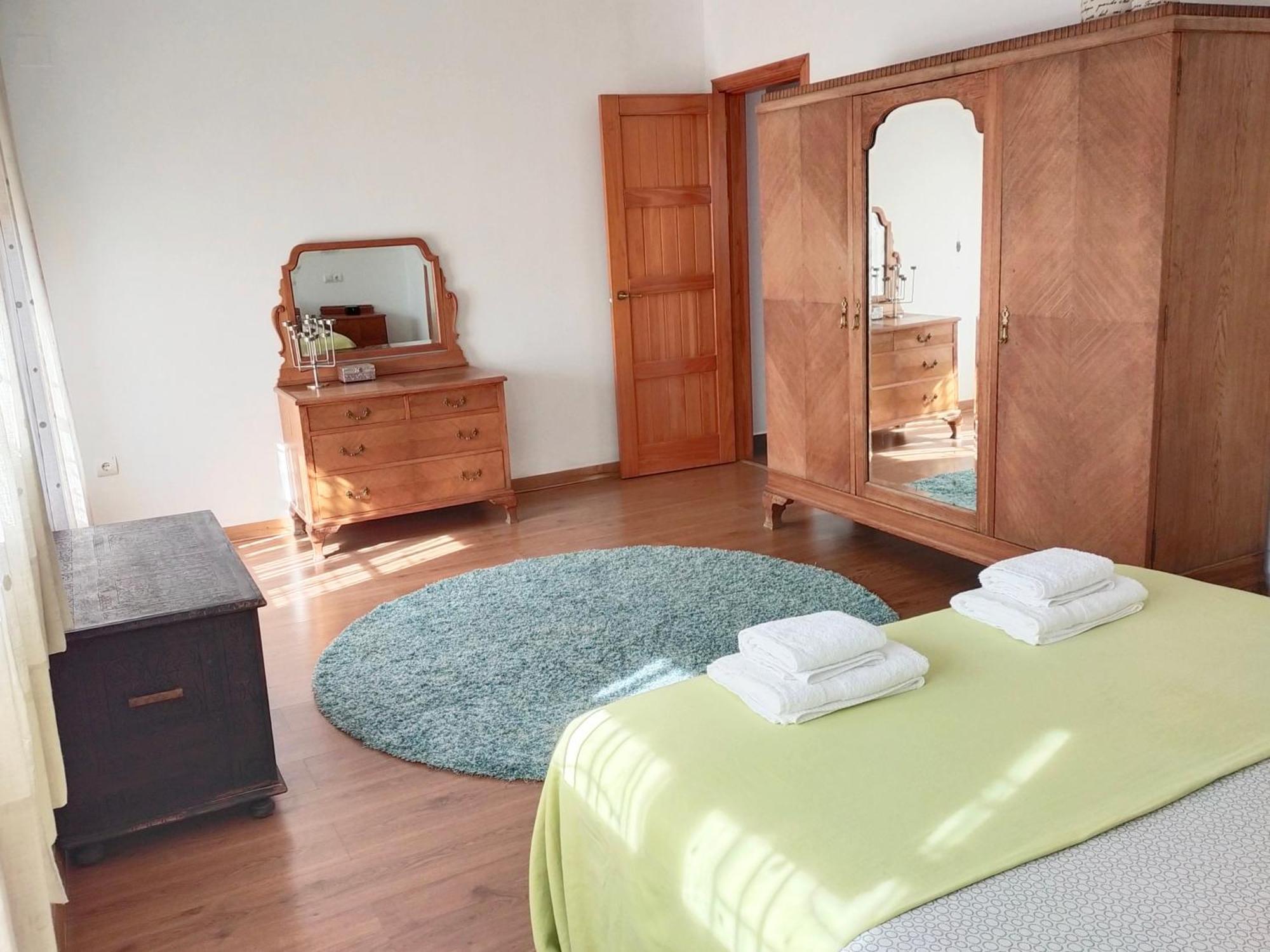 Preciosa Casa Grande Con Patio En Sevilla 8pax